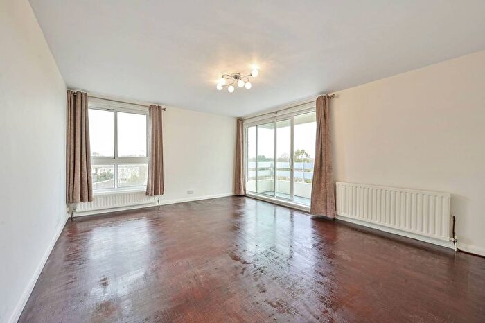 1 Bedroom Flat To Rent In Warwick Drive, Putney, London, SW15