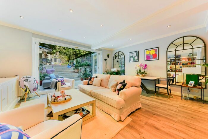 2 Bedroom Flat To Rent In Harcourt Terrace, London, SW10