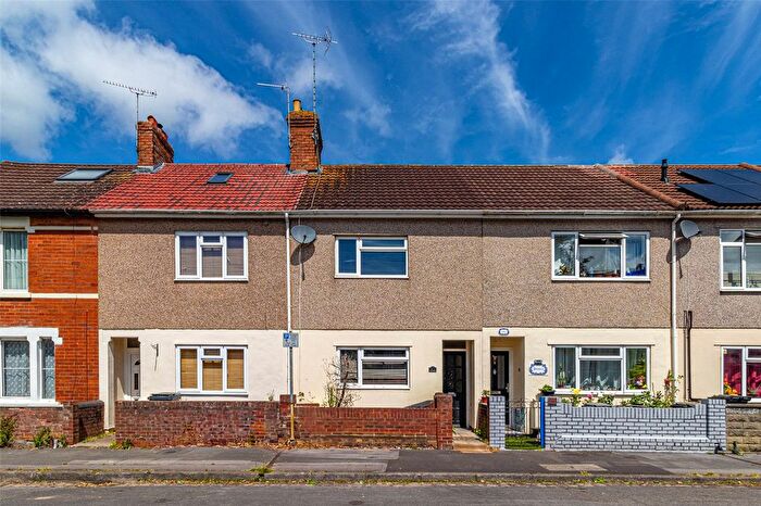 2 Bedroom Terraced House For Sale In Birch Street, Swindon, Wiltshire, SN1