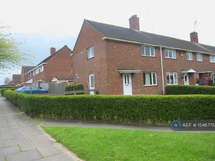 3 Bedroom End Of Terrace House To Rent In Scotland Lane, Birmingham, B32