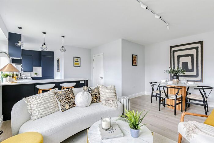 2 Bedroom Flat To Rent In Audley Road, W5