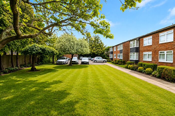 1 Bedroom Flat For Sale In Hartsbourne Road, Reading, RG6