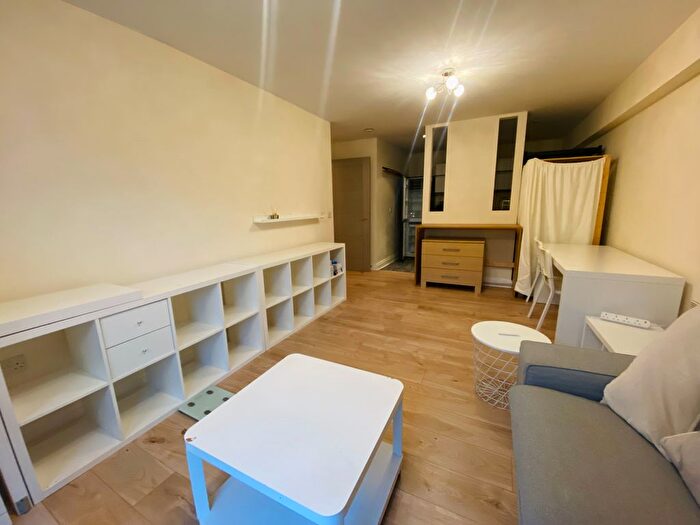 1 Bedroom Flat To Rent In Southside, St Johns Walk, Birmingham, B5