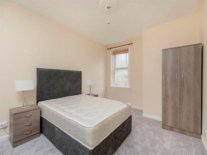 1 Bedroom Flat To Rent In Harehills Avenue, Leeds, LS8