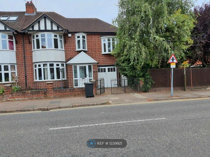 6 Bedroom Semi-Detached House To Rent In Queens Rd, Leicester, LE2