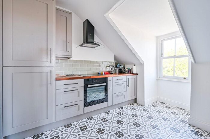 1 Bedroom Flat To Rent In Charlton Road, Blackheath, London, SE3