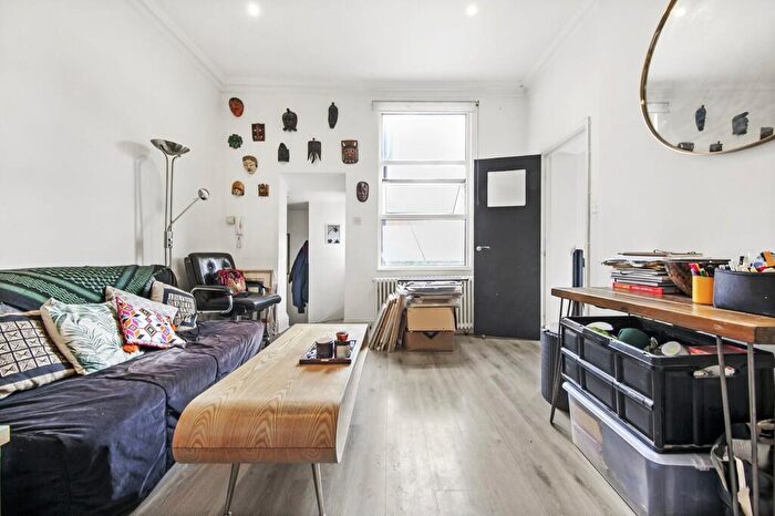 1 Bedroom Flat To Rent In Springwell Avenue, London, NW10