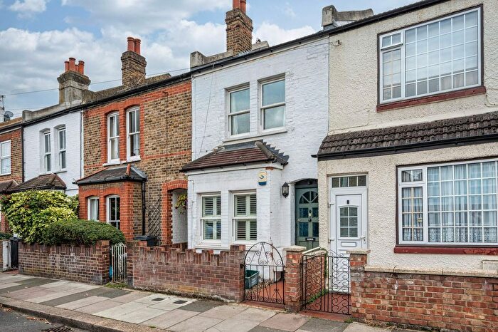 2 Bedroom Terraced House For Sale In Linkfield Road, Isleworth, TW7