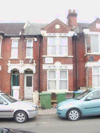 6 Bedroom Semi-Detached House To Rent In Earls Road, Portswood, Southampton, SO14