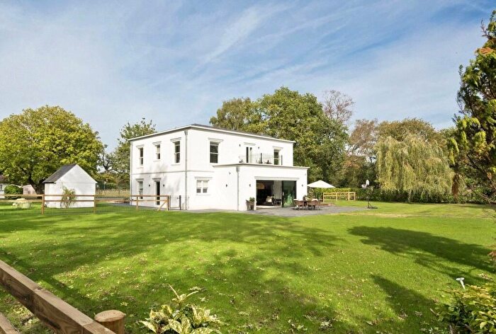 5 Bedroom Detached House To Rent In Burhill, Hersham, Walton-on-Thames, Surrey, KT12