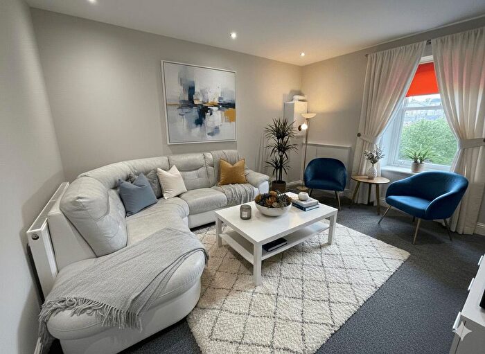 3 Bedroom Flat To Rent In Dundee, DD2