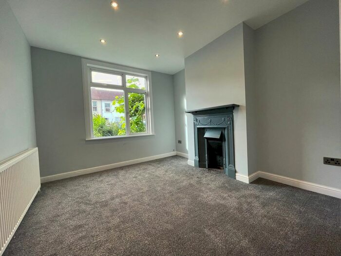 3 Bedroom Semi-Detached House To Rent In Cordwallis Road, Maidenhead, SL6