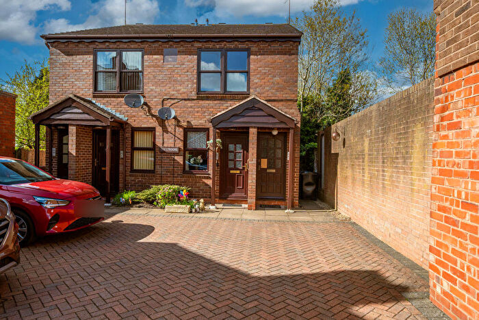 1 Bedroom Flat For Sale In Park Street, Kingswinford, DY6