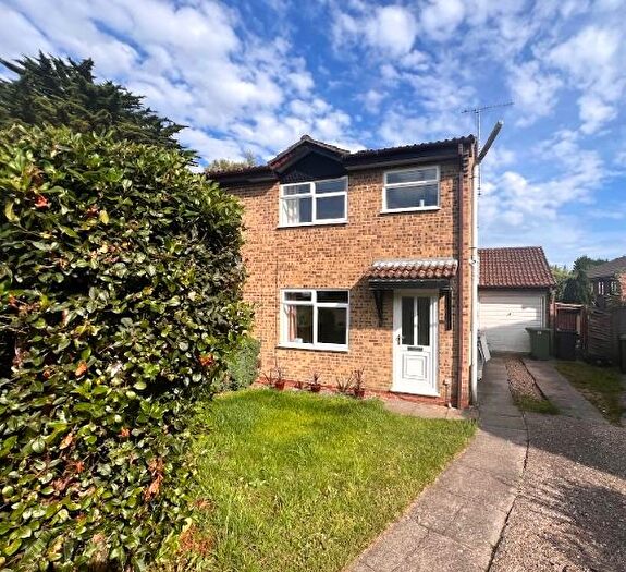 3 Bedroom Detached House To Rent In Lovage Way, Horndean, Waterlooville, Hampshire, PO8