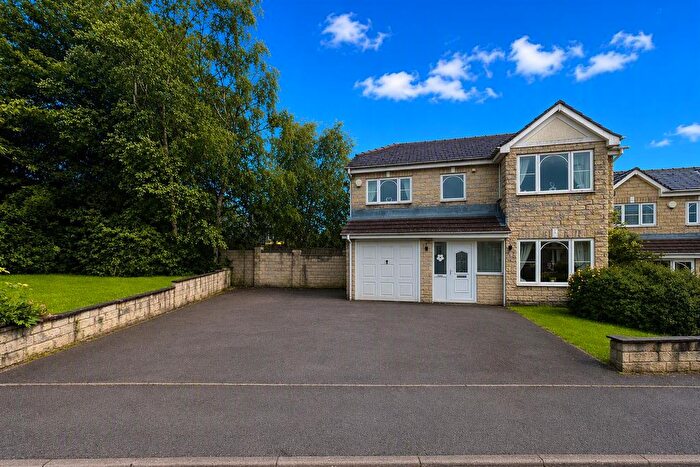 4 Bedroom Detached House For Sale In Rosehip Rise, Clayton, Bradford, BD14