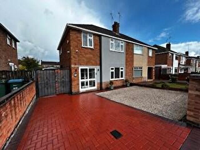 3 Bedroom House To Rent In Glentworth Avenue, CV6