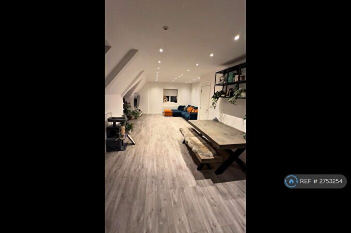 2 Bedroom Penthouse To Rent In Godstone Road, Whyteleafe, CR3