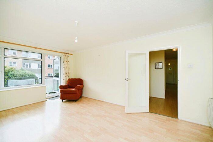 2 Bedroom Flat For Sale In Westbrook, Lustrells Vale, Saltdean, Brighton, BN2