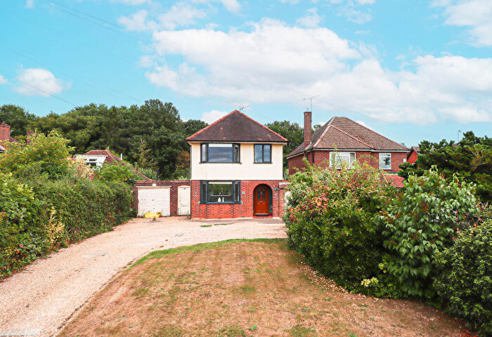 3 Bedroom Detached House For Sale In Colney Heath Lane, St Albans, AL4