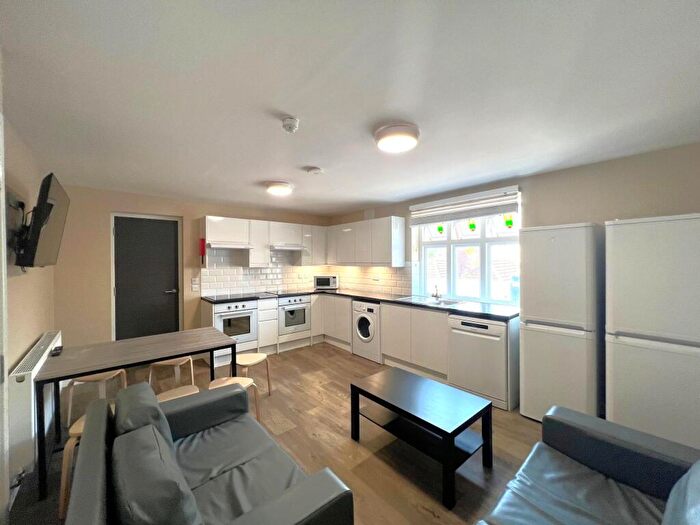 6 Bedroom Flat To Rent In Stokes Croft, Bristol, BS1