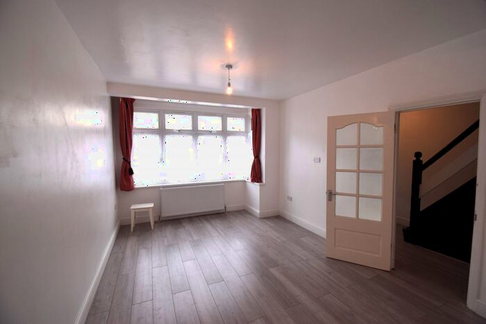 3 Bedroom Terraced House To Rent In Thornton Road, Ilford, IG1