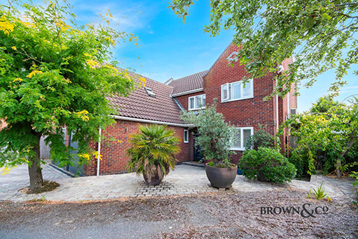 5 Bedroom Detached House For Sale In Clyro Place, Sutton Cum Lound, DN22