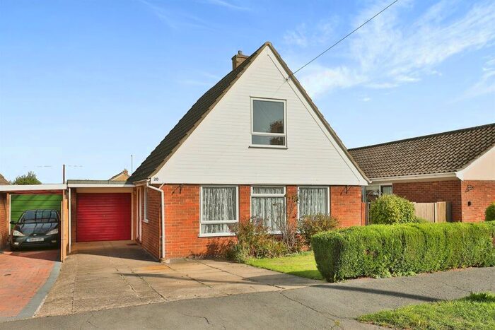 3 Bedroom Chalet For Sale In Westwood Gardens, Wymondham, NR18
