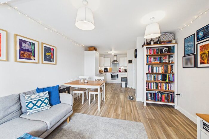 2 Bedroom Flat For Sale In Beechey Place, Wokingham, Berkshire, RG40