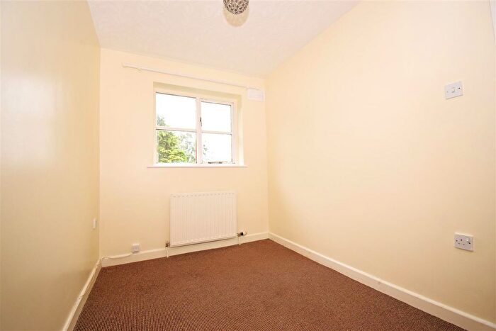 2 Bedroom End Of Terrace House To Rent In The Fairways, Scunthorpe, DN15