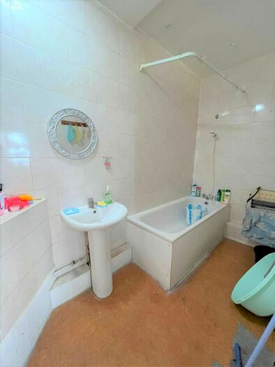 1 Bedroom Flat To Rent In High Road, Ilford, IG1