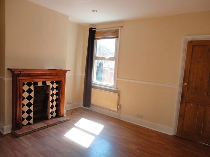 3 Bedroom End Of Terrace House To Rent In Ridgmount Street, Bedford, MK42
