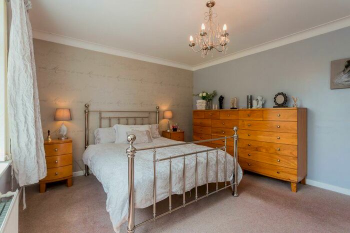 2 Bedroom Semi-Detached Bungalow For Sale In Easter Cottage, Kilgraston Road, Bridge Of Weir, PA11