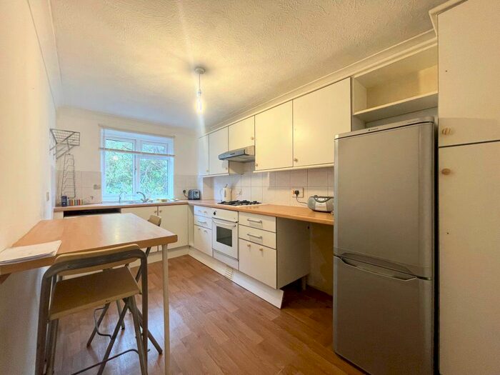 2 Bedroom Flat To Rent In Leahurst Court Road, Preston, Brighton, BN1
