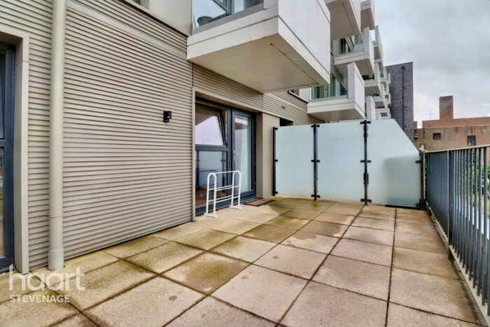 1 Bedroom Apartment For Sale In Park Place, Stevenage, SG1