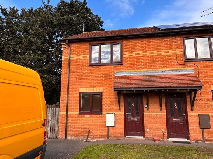 2 Bedroom Property For Sale In Kenilworth Close, Worksop, Nottinghamshire, S80
