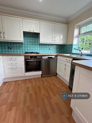 2 Bedroom Flat To Rent In Crofton Way, Enfield, EN2