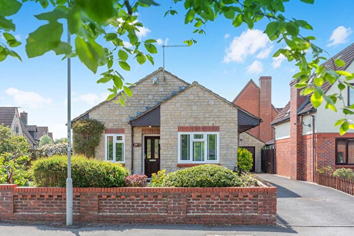 2 Bedroom Detached Bungalow For Sale In Poppyfields, Gillingham, SP8