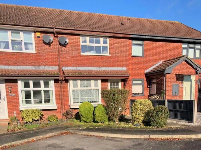 2 Bedroom Property To Rent In St. Neots Close, Borehamwood, WD6