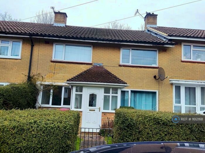 4 Bedroom Semi-Detached House To Rent In Broomdashers Road, Crawley, RH10