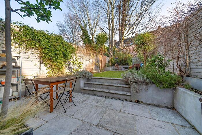 2 Bedroom Flat For Sale In Medora Road, London, SW2
