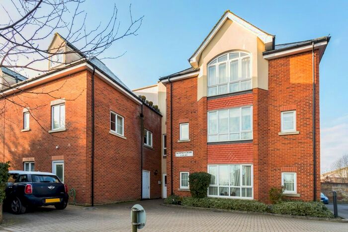 2 Bedroom Flat To Rent In Salisbury Road, Marlborough, SN8