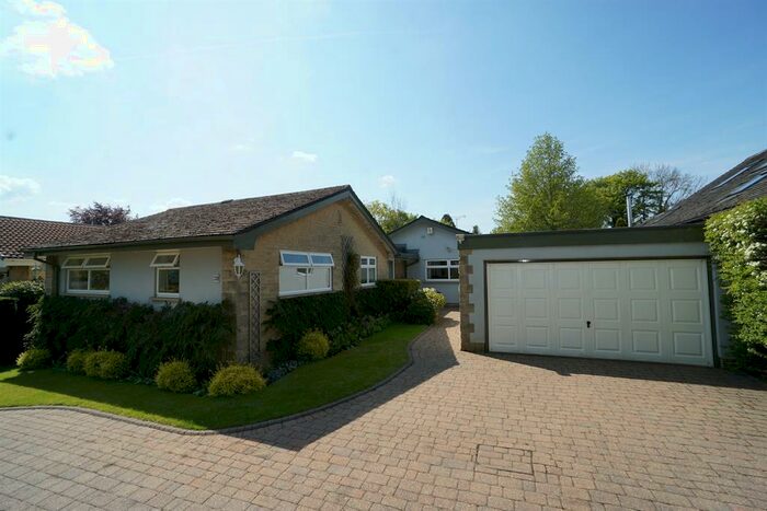 4 Bedroom Detached Bungalow To Rent In Parkers Lane, Dore, Sheffield, S17