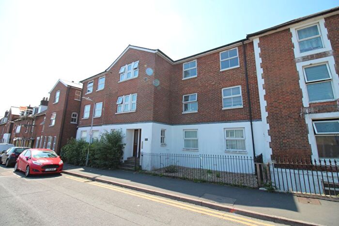 1 Bedroom Flat To Rent In Priory Road, Tonbridge, TN9