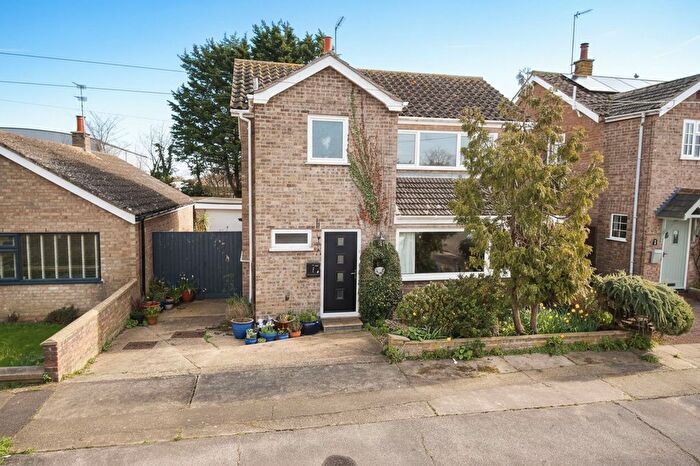 4 Bedroom Detached House For Sale In Speedwell Close, Lowestoft, NR33