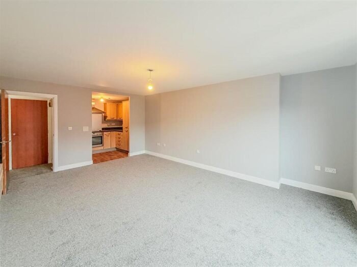 1 Bedroom Flat To Rent In Worsdell Drive, Gateshead, NE8