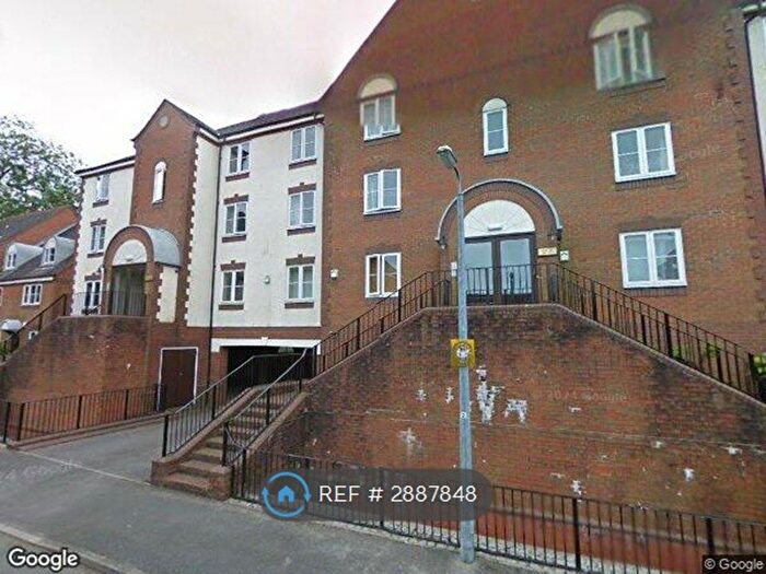 1 Bedroom Flat To Rent In Waterside Court, Alton, GU34