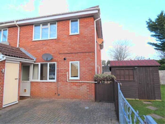 1 Bedroom Flat To Rent In Hawkwell, Fareham, Hampshire, PO16