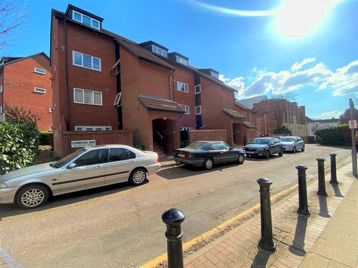 2 Bedroom Flat To Rent In Cumbrian Way, Uxbridge, UB8