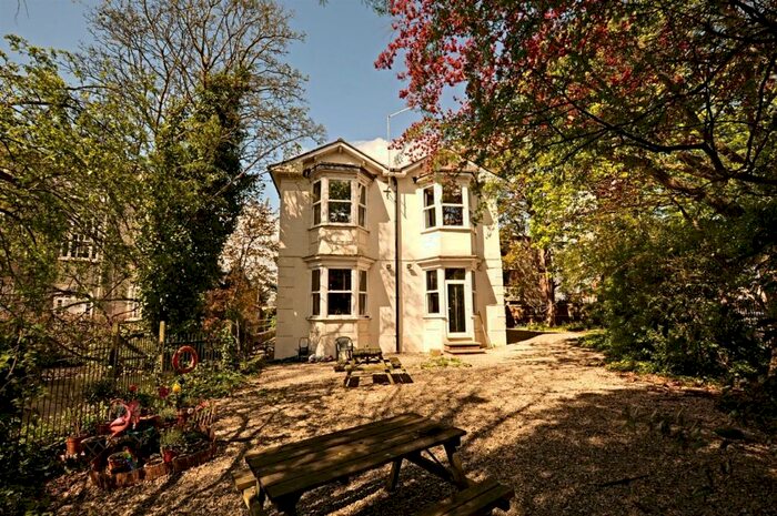 1 Bedroom Flat To Rent In Isis House Abingdon Road, OX1