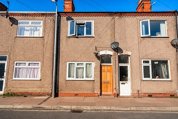 3 Bedroom Terraced House For Sale In Rutland Street, Grimsby, DN32